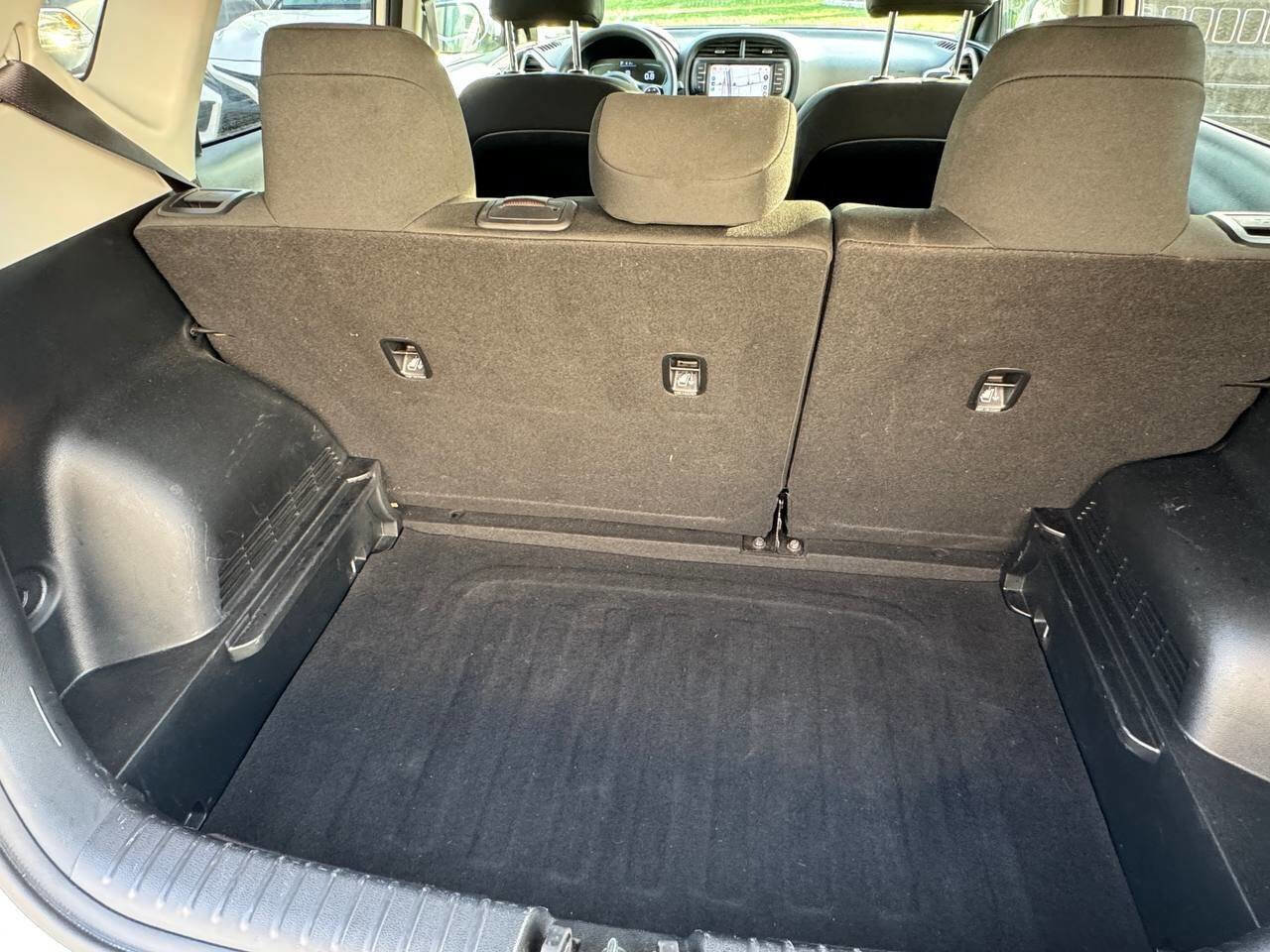 Used 2024 Kia Soul LX w/ Option Group 015 image 22