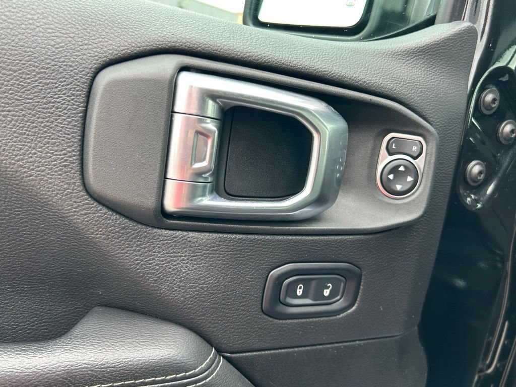 Used 2022 Jeep Wrangler Unlimited Sahara AWD/4WD image 71