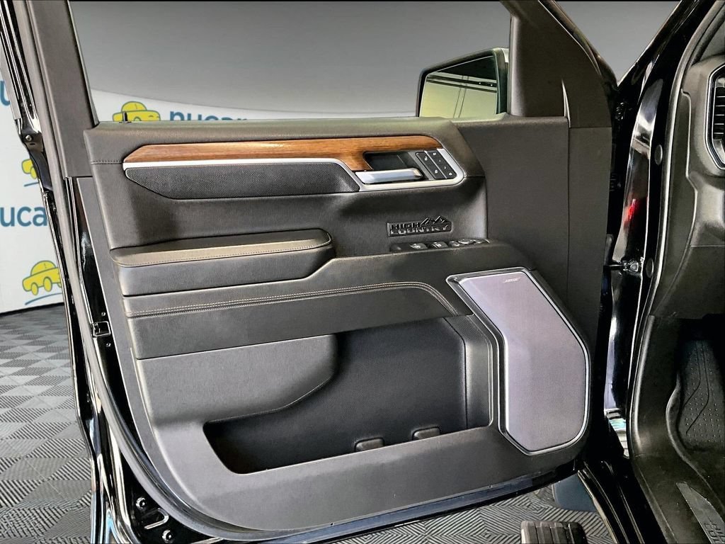 Used 2022 Chevrolet Silverado 1500 High Country w/ High Country Premium Package AWD/4WD image 9