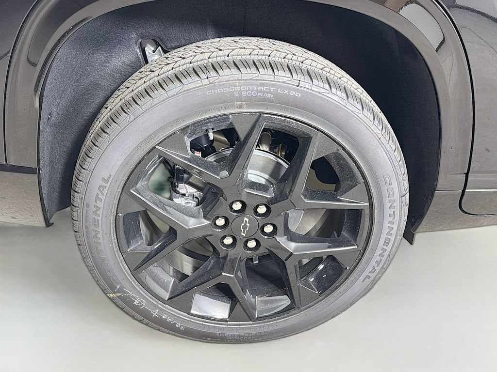 New 2026 Chevrolet Traverse RS w/ LPO, Floor Liner Package AWD/4WD image 28