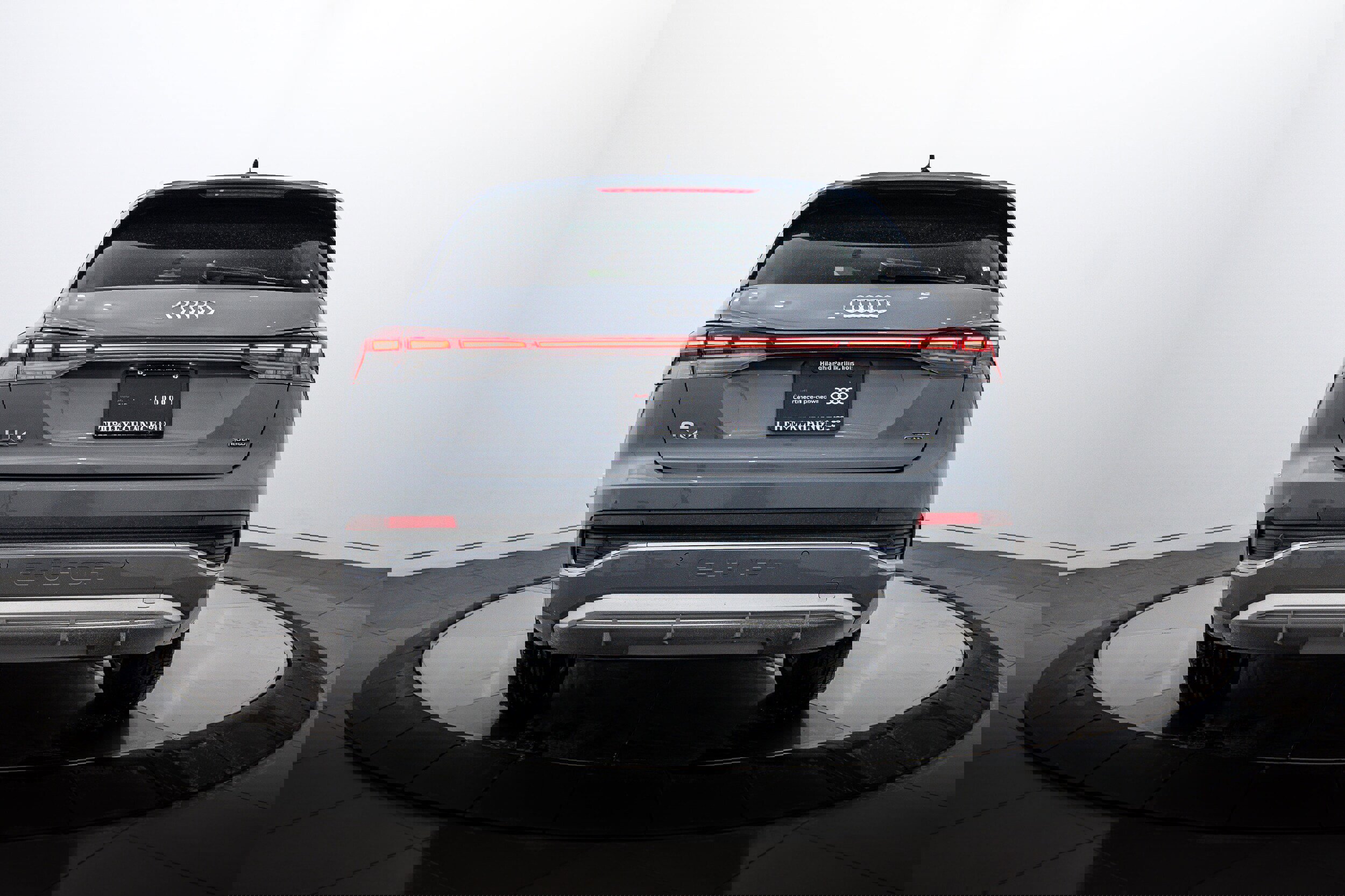 Used 2024 Audi Q4 e-tron Prestige image 18