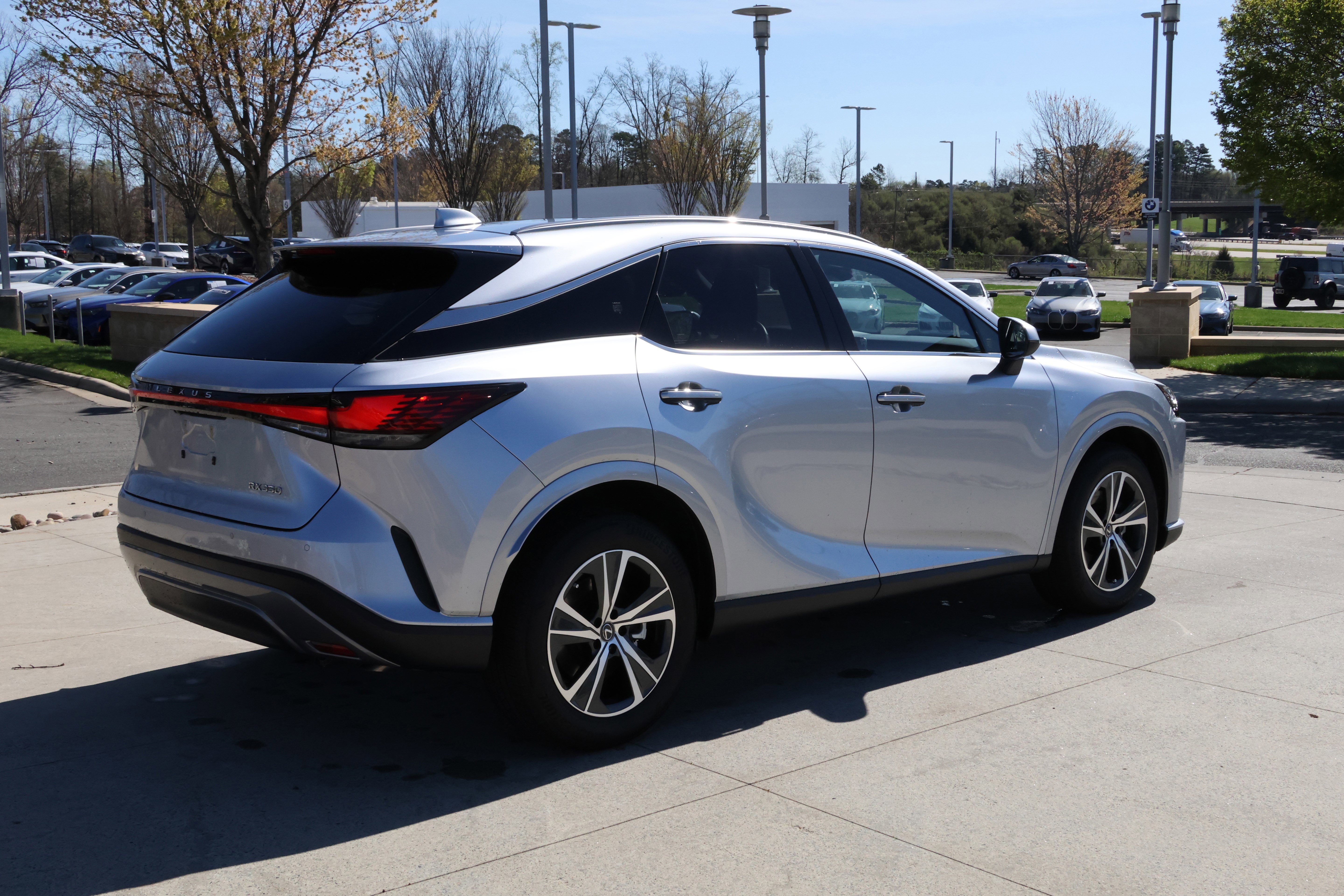 Used 2025 Lexus RX 350 Premium w/ Accessory Package (Z1) image 9