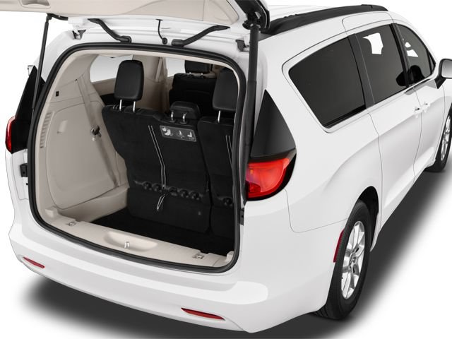 Used 2023 Chrysler Voyager LX FWD image 7