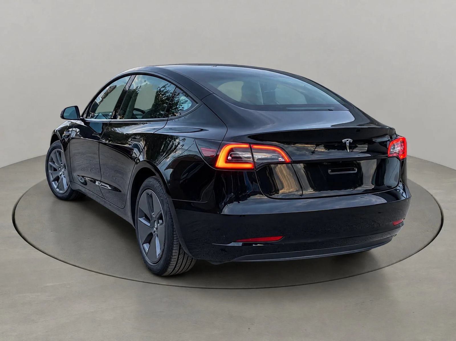 Used 2023 Tesla Model 3 Standard Range RWD image 3