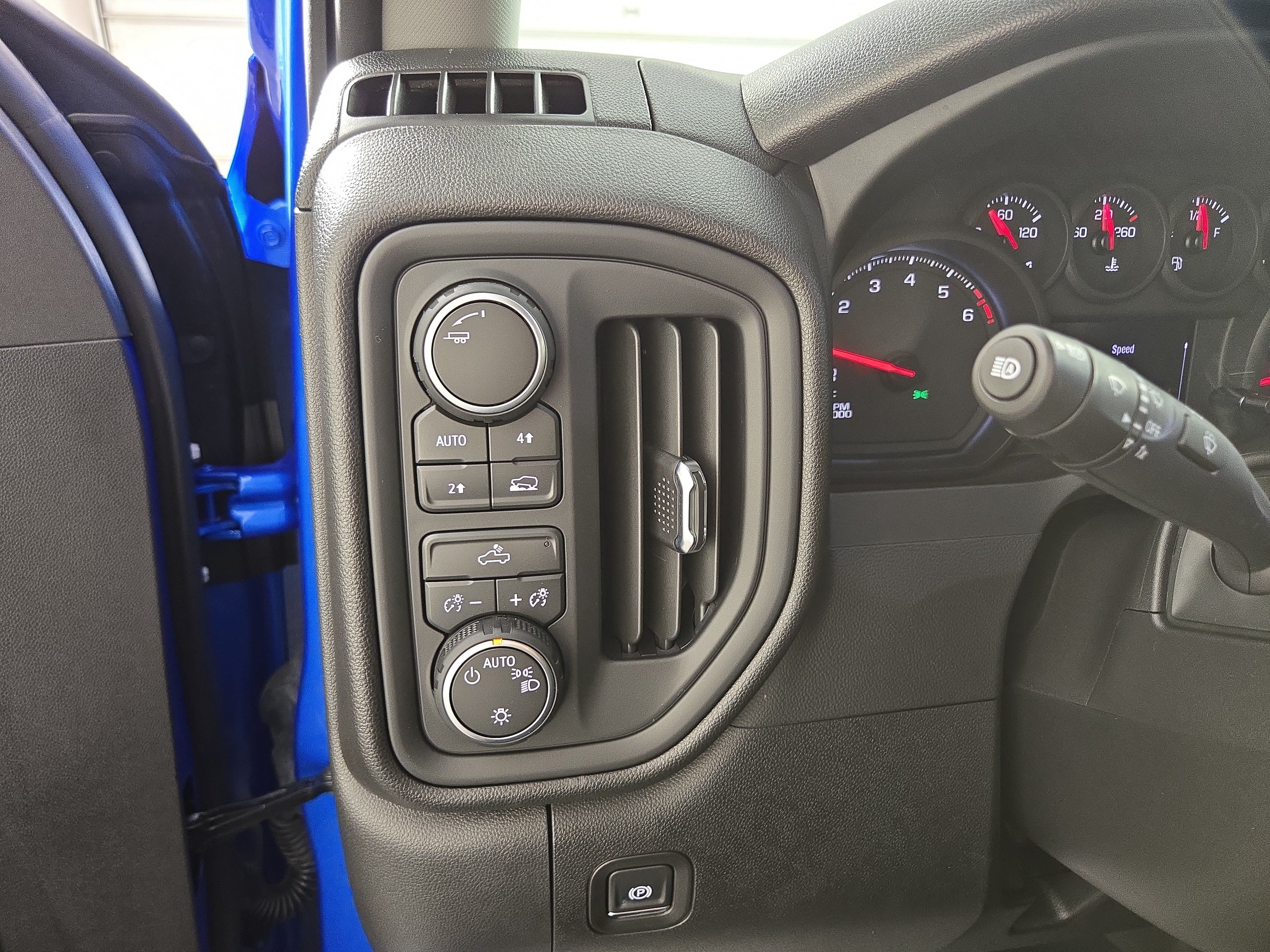 Certified 2026 Chevrolet Silverado 1500 Custom w/ LPO, Dark Essentials Package AWD/4WD image 28