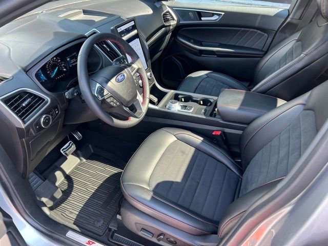 Used 2024 Ford Edge ST-Line image 3