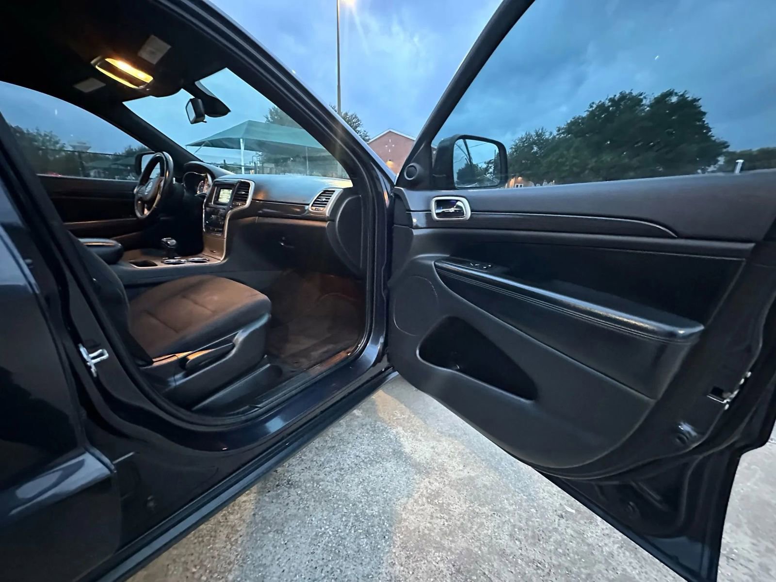 Used 2015 Jeep Grand Cherokee Laredo w/ Quick Order Package 23E image 19