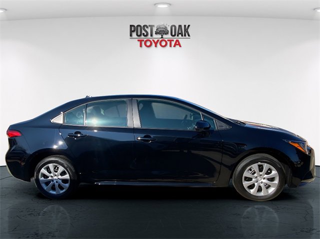 Used 2025 Toyota Corolla LE image 8