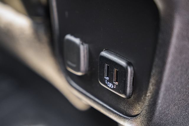 Used 2018 Chevrolet Equinox Premier FWD image 35