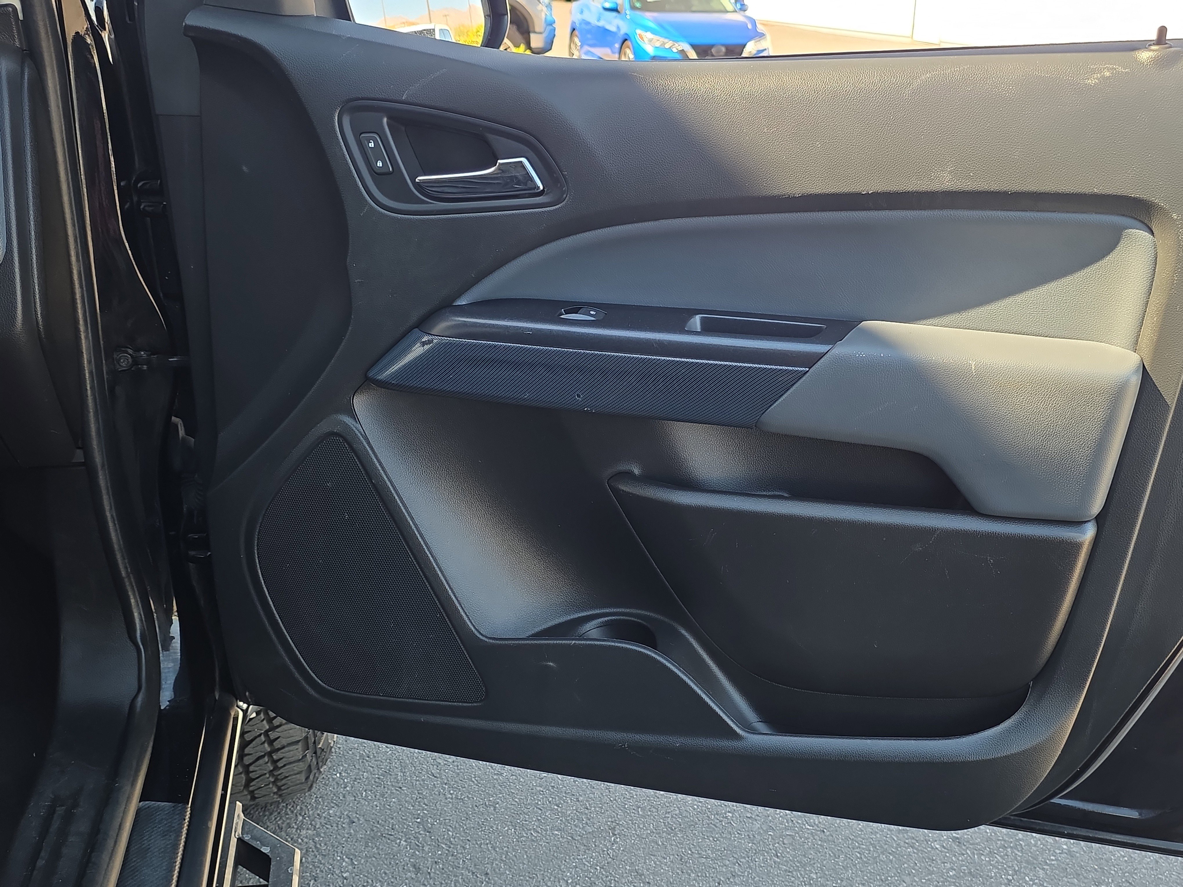 Used 2021 Chevrolet Colorado Z71 w/ Z71 Midnight Edition image 34