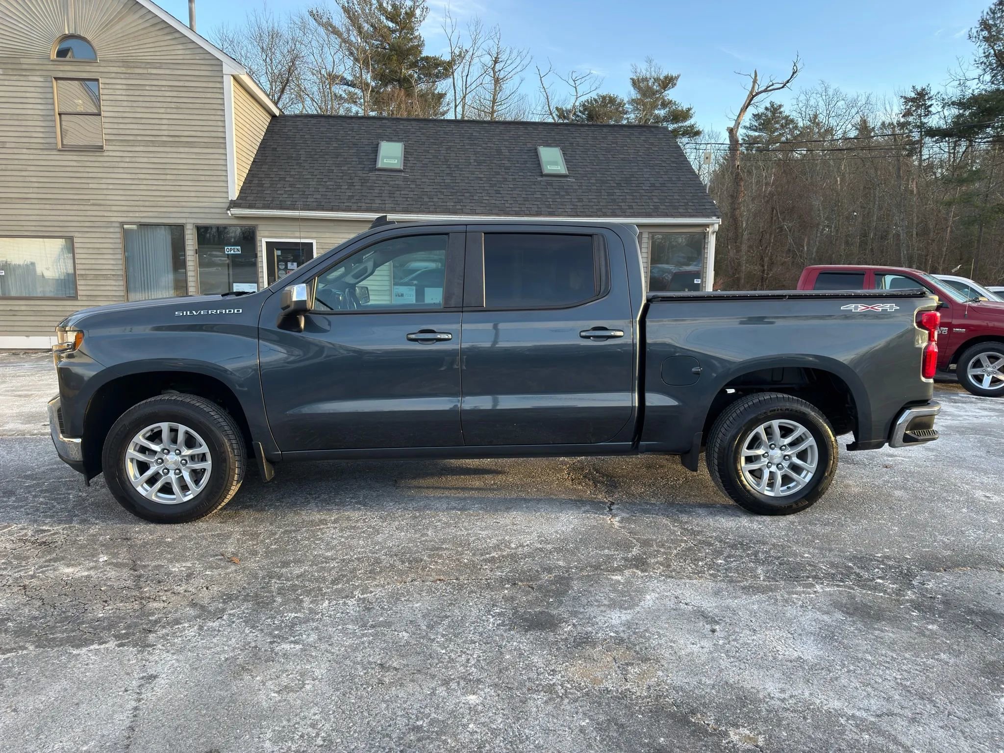 Used 2019 Chevrolet Silverado 1500 LT w/ All-Star Edition image 4