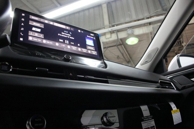 New 2026 Mitsubishi Outlander ES image 12