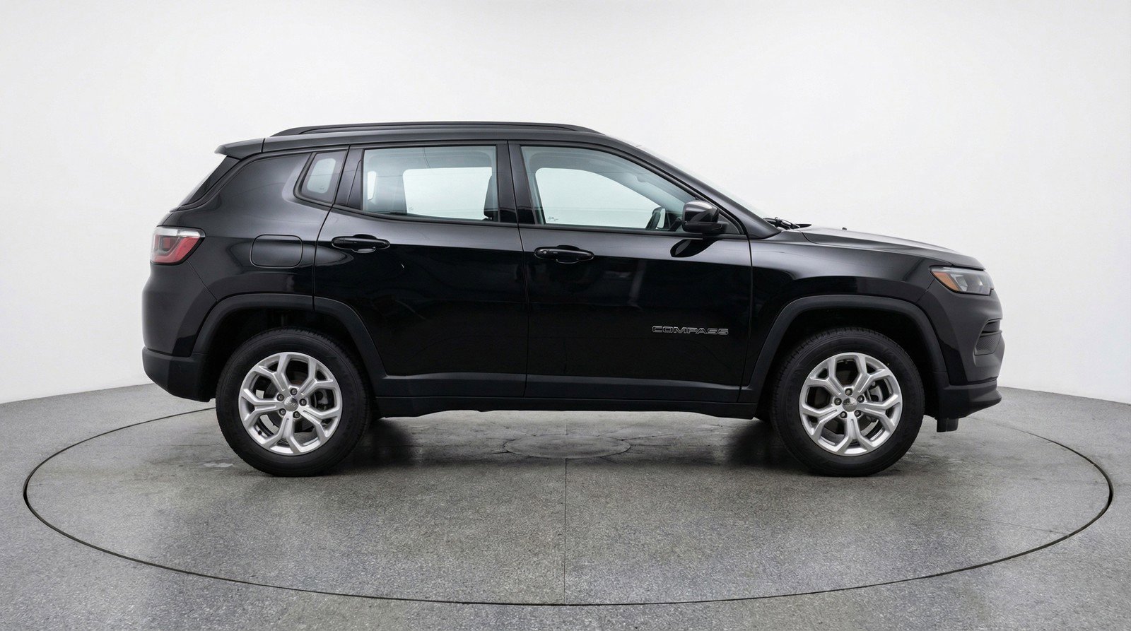 Used 2025 Jeep Compass Latitude AWD/4WD image 11