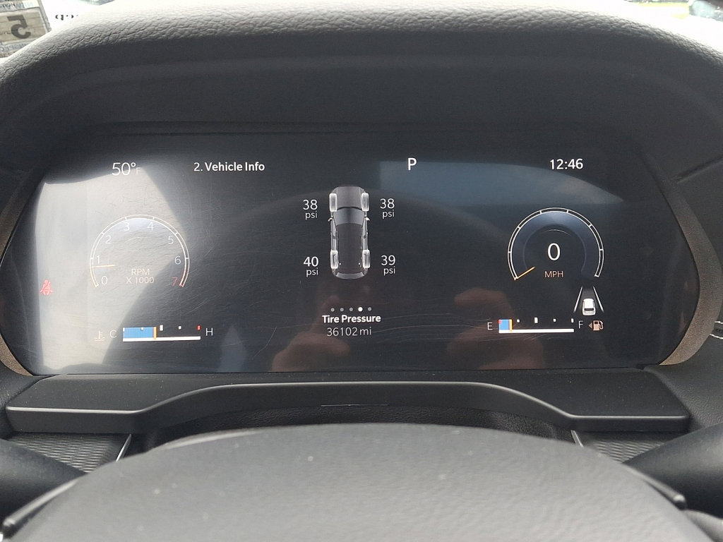 Used 2023 Jeep Grand Cherokee Laredo w/ Luxury Tech Group I AWD/4WD image 26