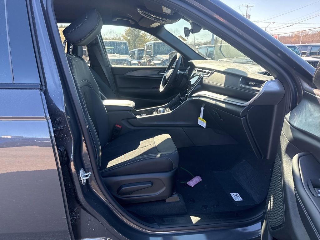 New 2026 Jeep Grand Cherokee Laredo image 27