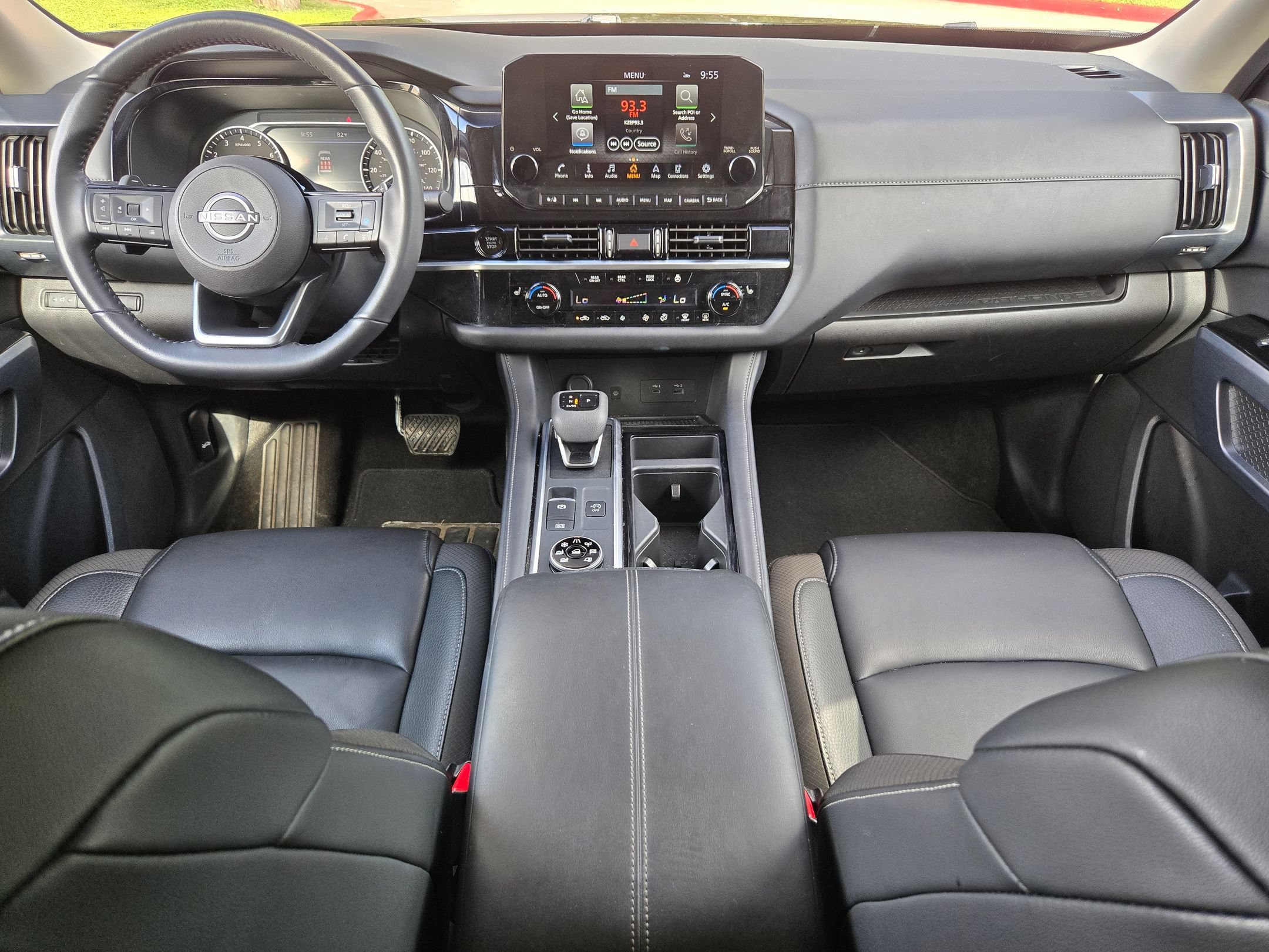 Used 2025 Nissan Pathfinder SL AWD/4WD image 16