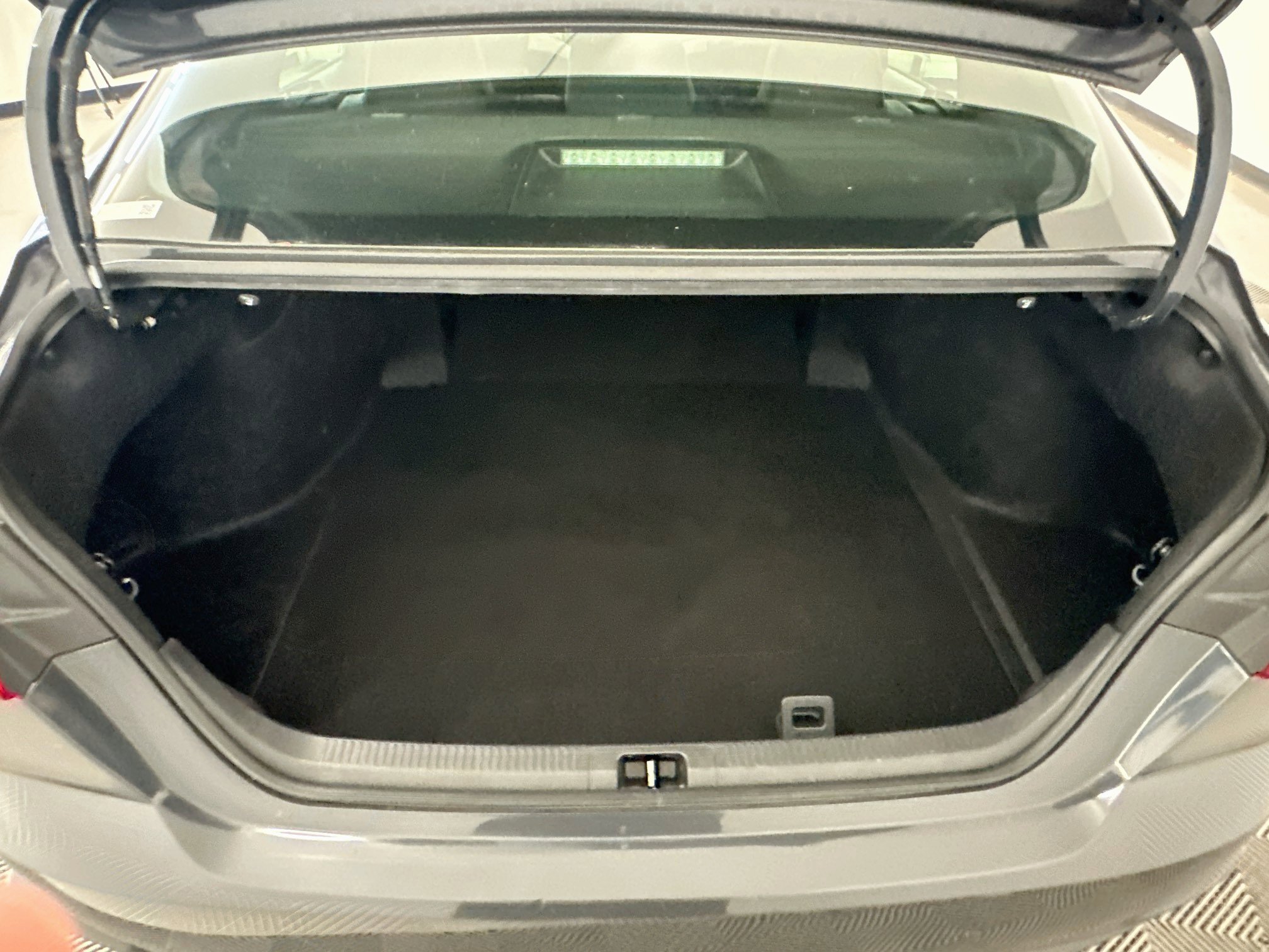 Used 2025 Toyota Camry SE FWD image 29