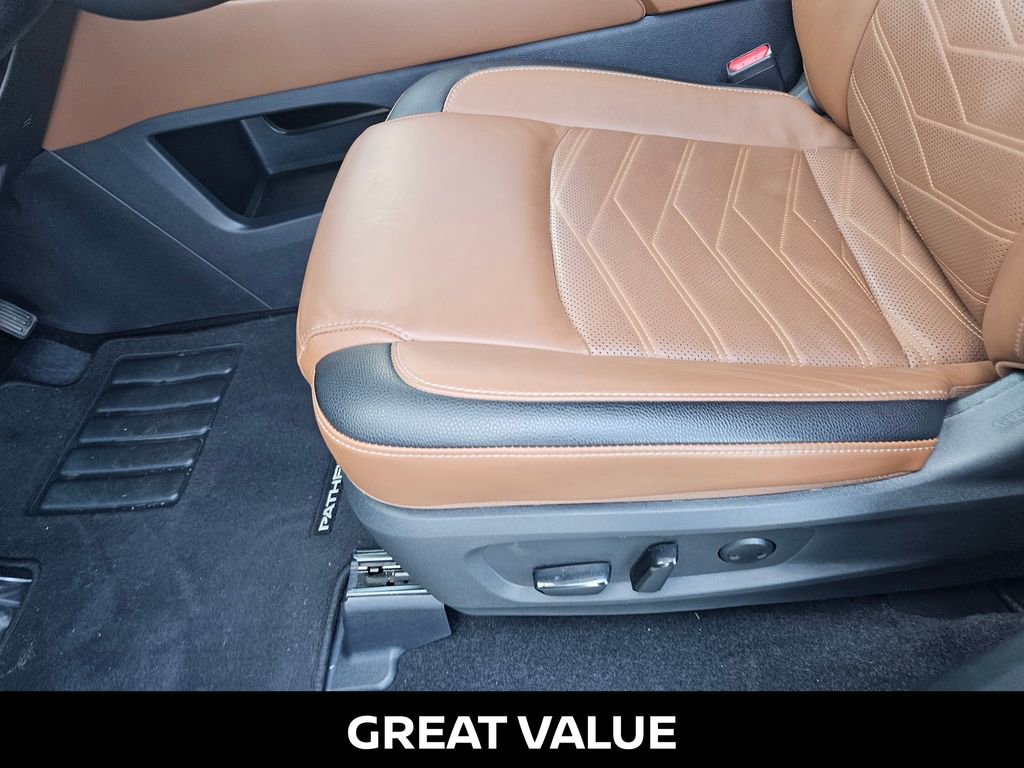 Used 2025 Nissan Pathfinder Platinum w/ Cargo Package image 20