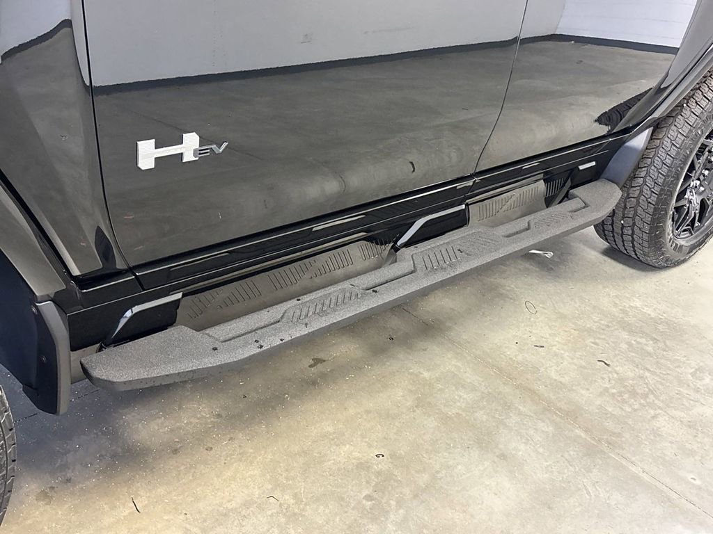 New 2025 GMC Hummer EV 2X image 10