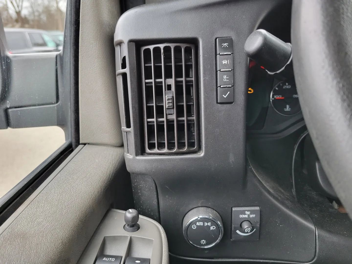 Used 2020 Chevrolet Express 3500 LS RWD image 18