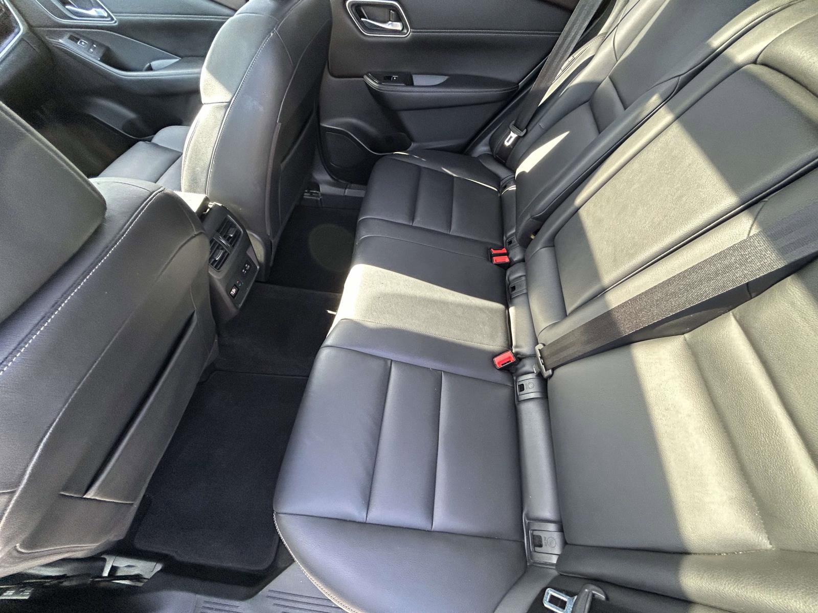 Used 2021 Nissan Rogue SL w/ Premium Package image 12