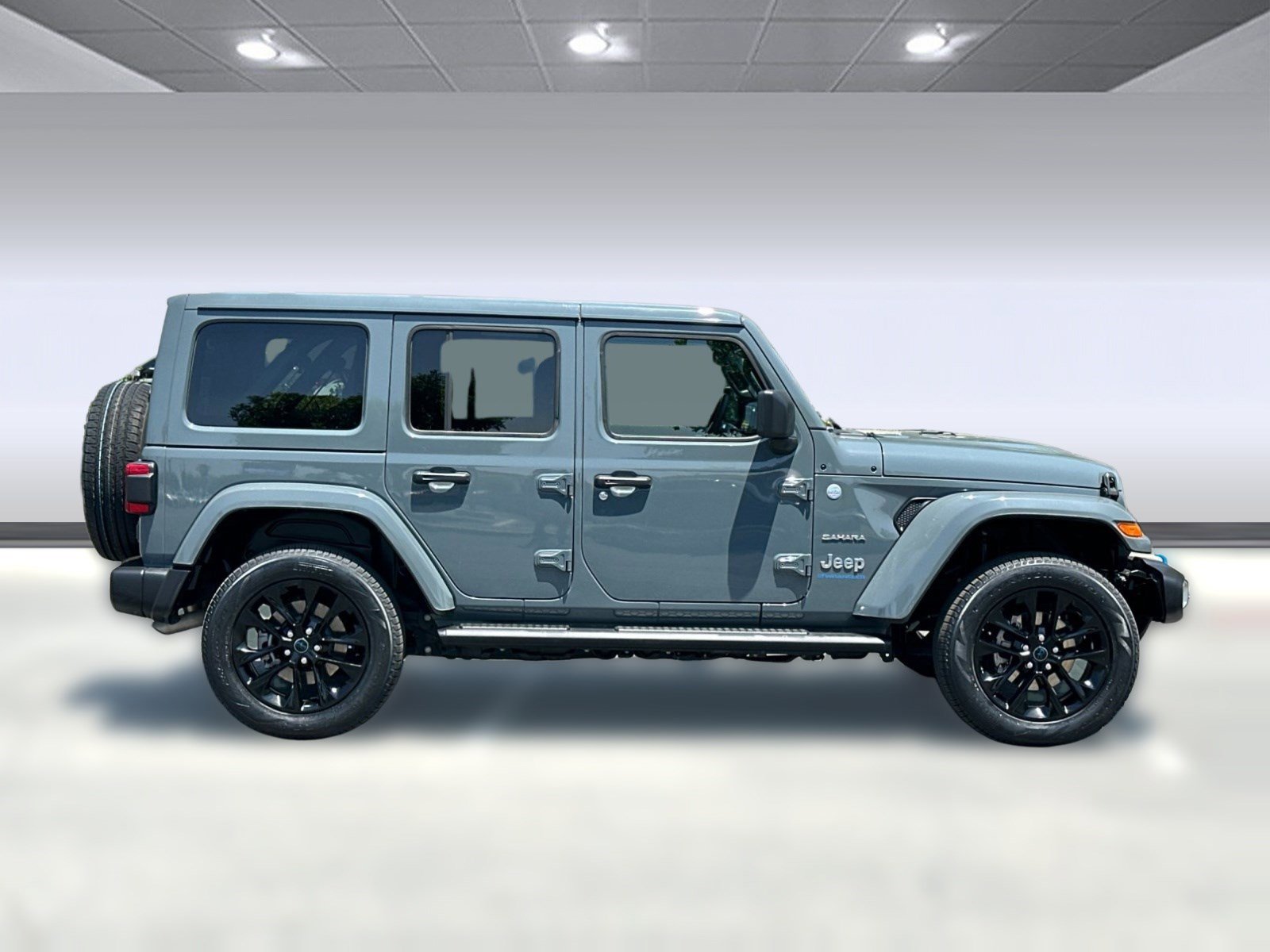 Used 2024 Jeep Wrangler Unlimited Sahara w/ Safety Group AWD/4WD image 8