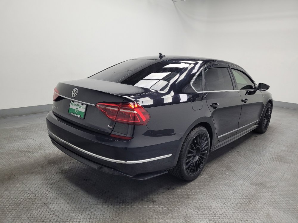 Used 2017 Volkswagen Passat 1.8T R-Line FWD image 9