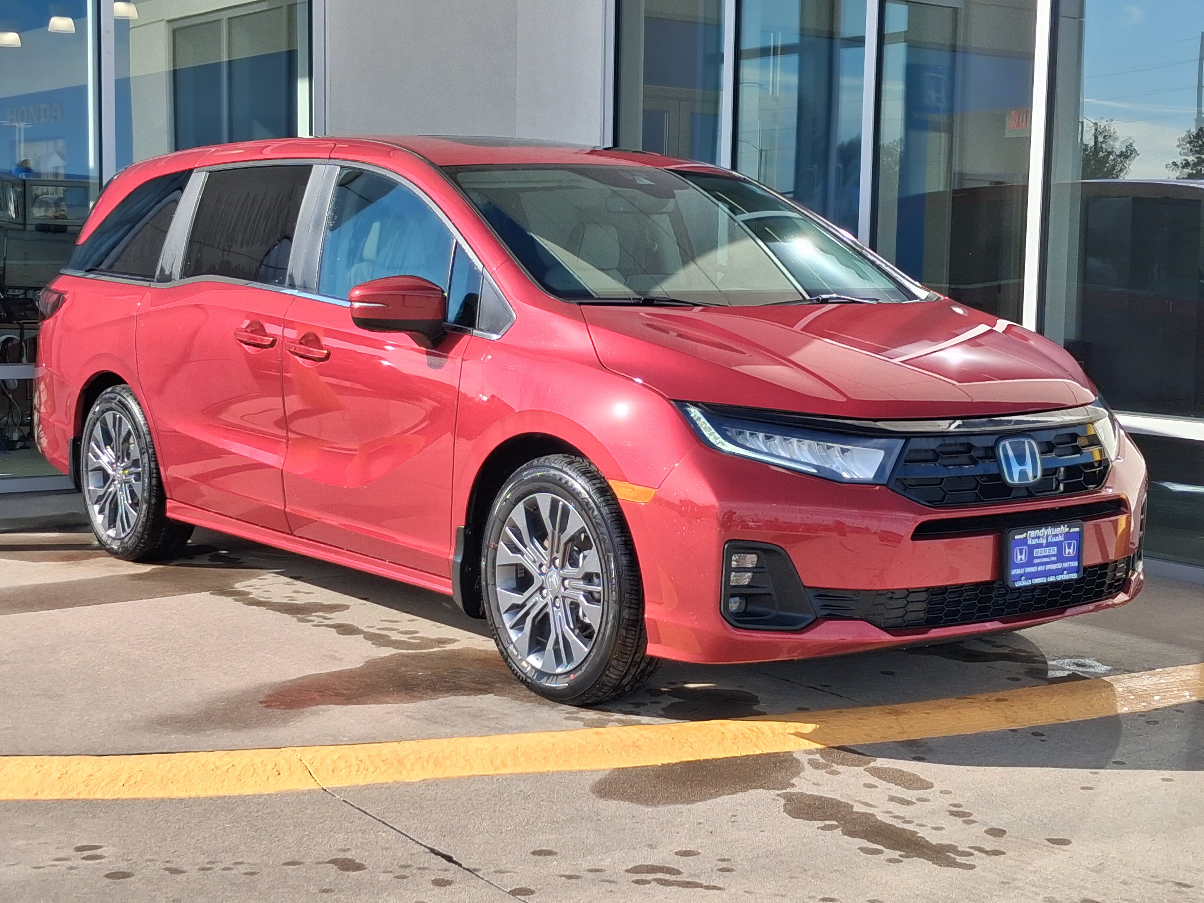 New 2026 Honda Odyssey Touring image 5