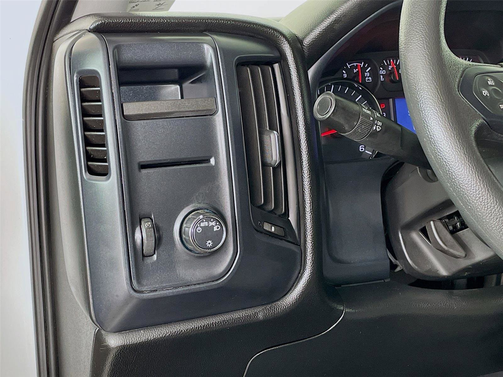 Used 2018 Chevrolet Silverado 1500 Custom w/ Custom Value Package image 13