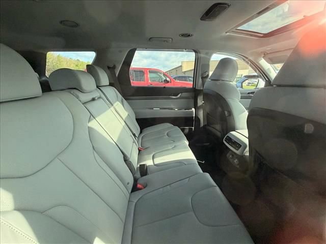 Used 2022 Hyundai Palisade SEL w/ 8P Bench Seat Package AWD/4WD image 14