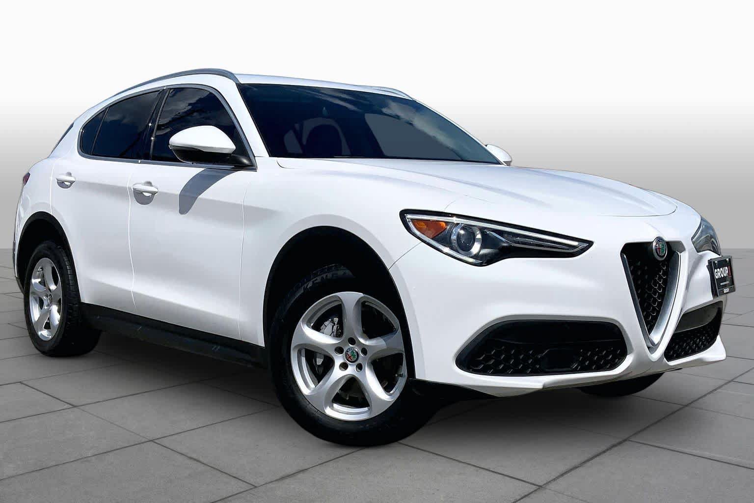 Used 2020 Alfa Romeo Stelvio RWD image 3