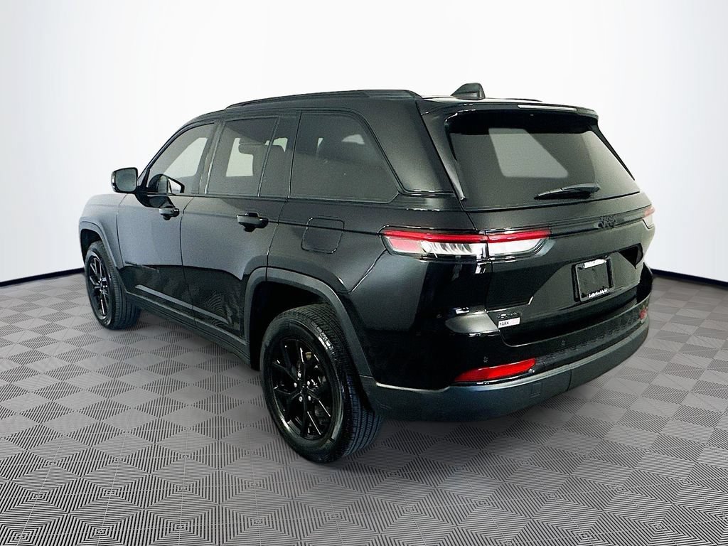 Certified 2024 Jeep Grand Cherokee Altitude AWD/4WD image 8