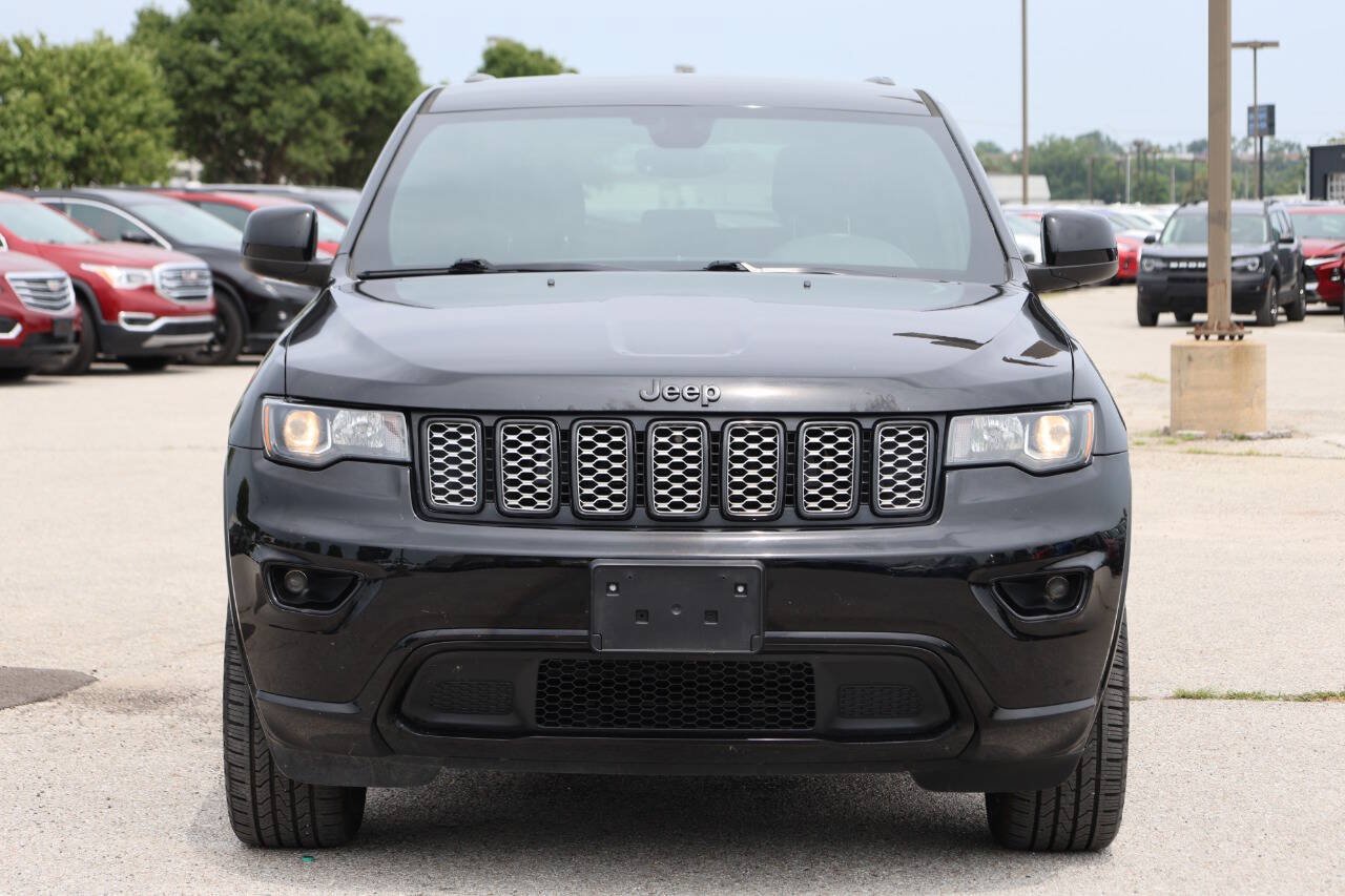 Used 2018 Jeep Grand Cherokee Altitude AWD/4WD image 5