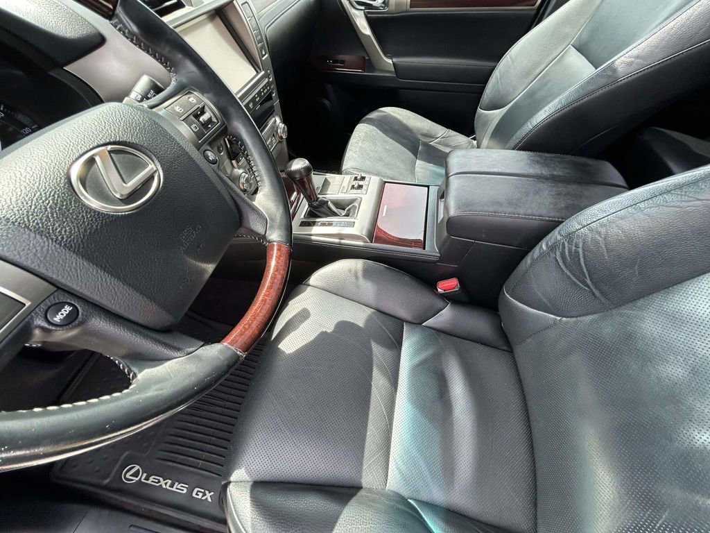 Used 2015 Lexus GX 460 w/ Premium Package image 10