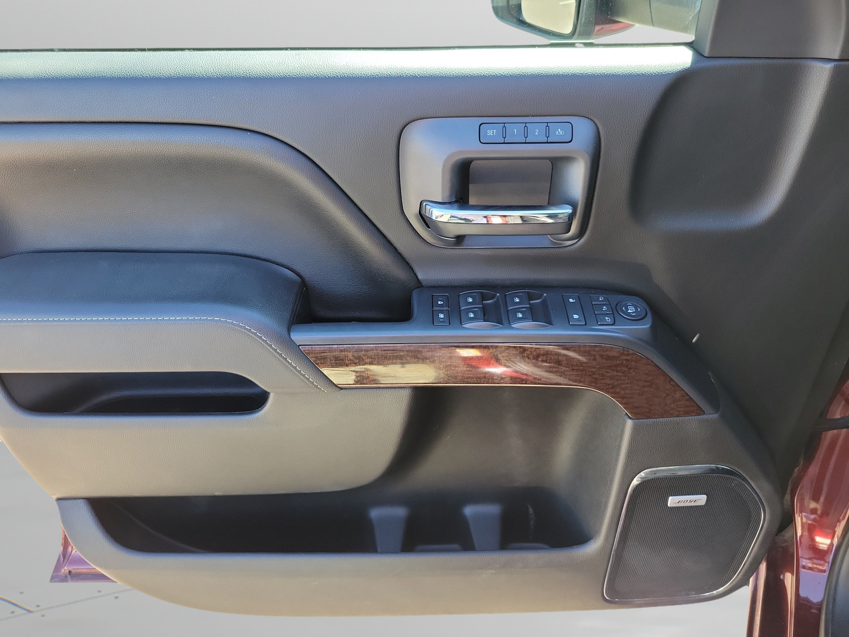 Used 2016 GMC Sierra 2500 SLT w/ Duramax Plus Package AWD/4WD image 22