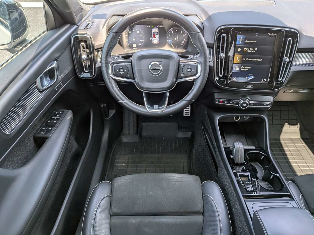 Used 2020 Volvo XC40 T4 R-Design FWD image 21