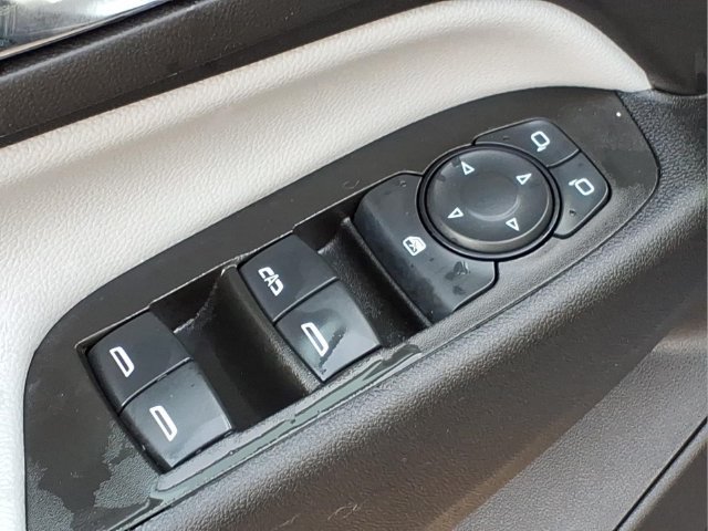Used 2024 Chevrolet Equinox LS w/ LS Convenience Package FWD image 16