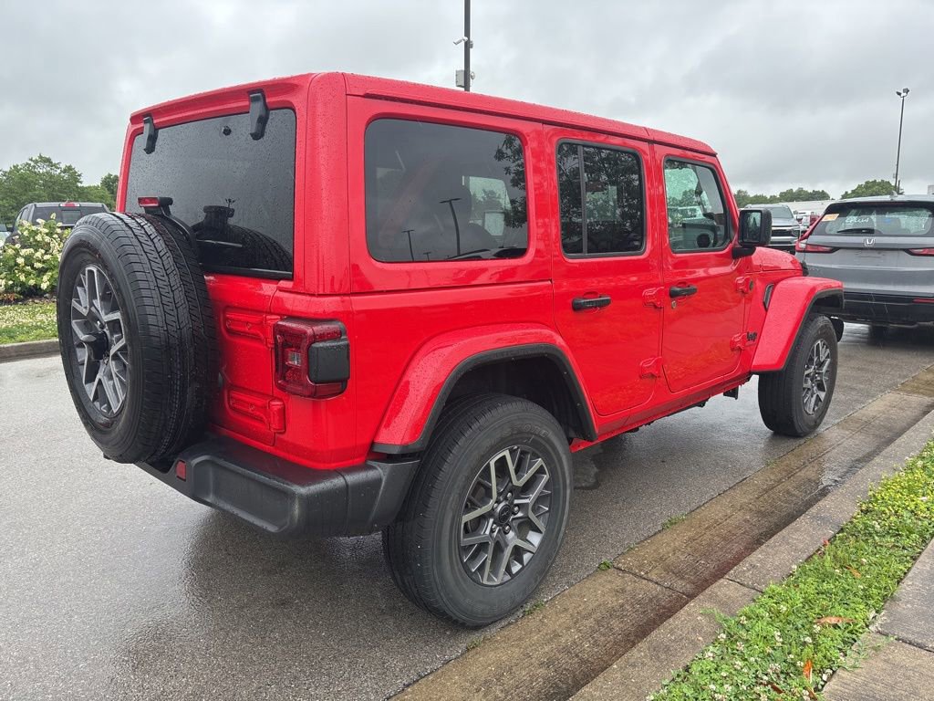 Used 2025 Jeep Wrangler Unlimited Sahara AWD/4WD image 3