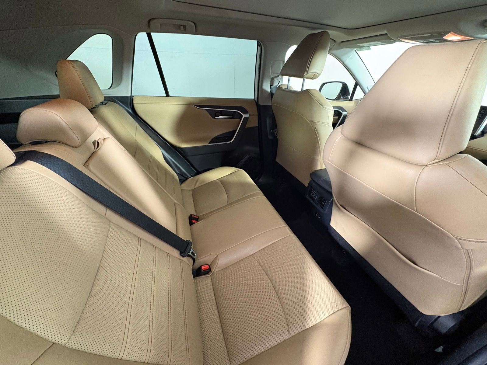 Used 2020 Toyota RAV4 Limited image 15