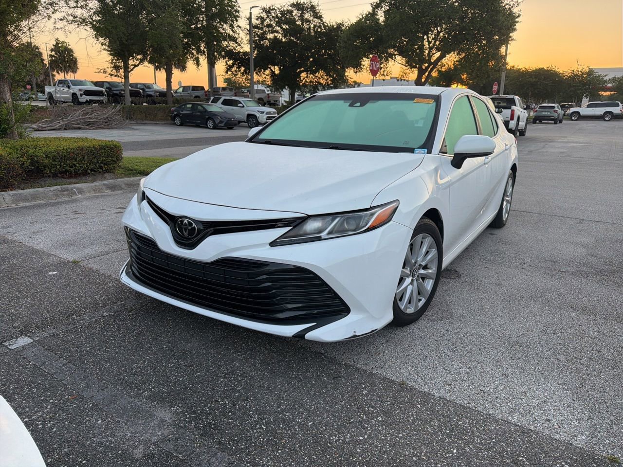 Used 2018 Toyota Camry LE FWD image 1