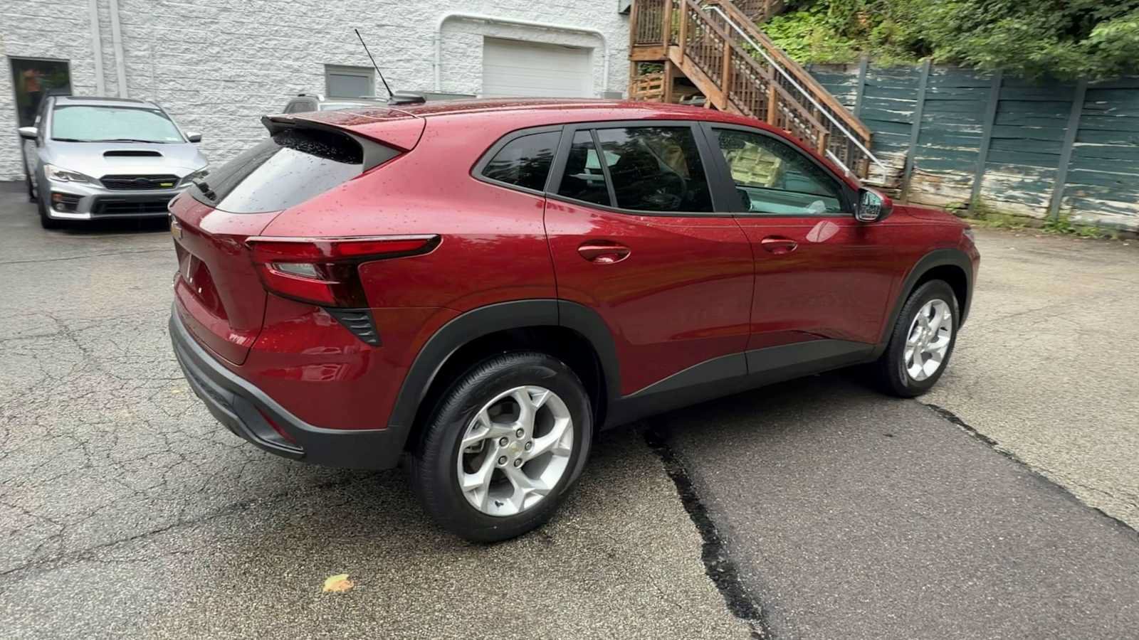 Certified 2024 Chevrolet Trax LS w/ LS Convenience Package FWD image 11