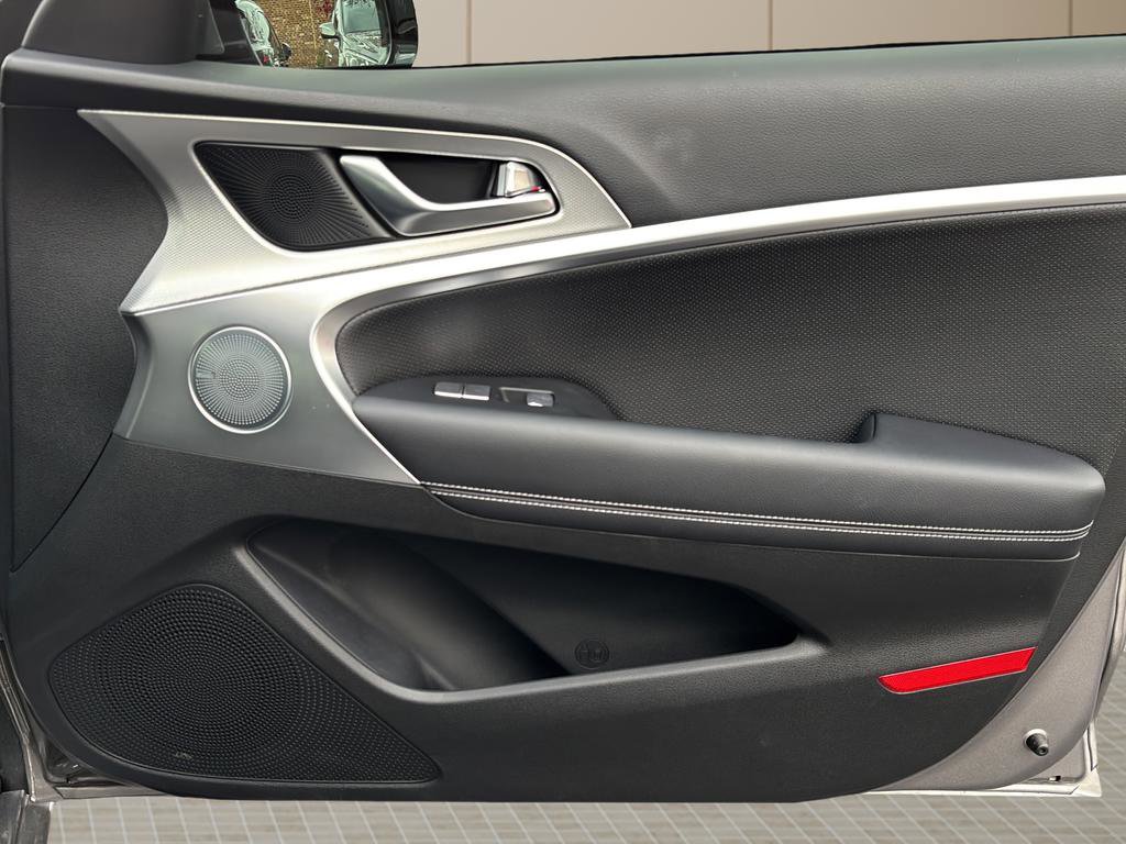 Certified 2026 Genesis G70 2.5T Prestige image 37