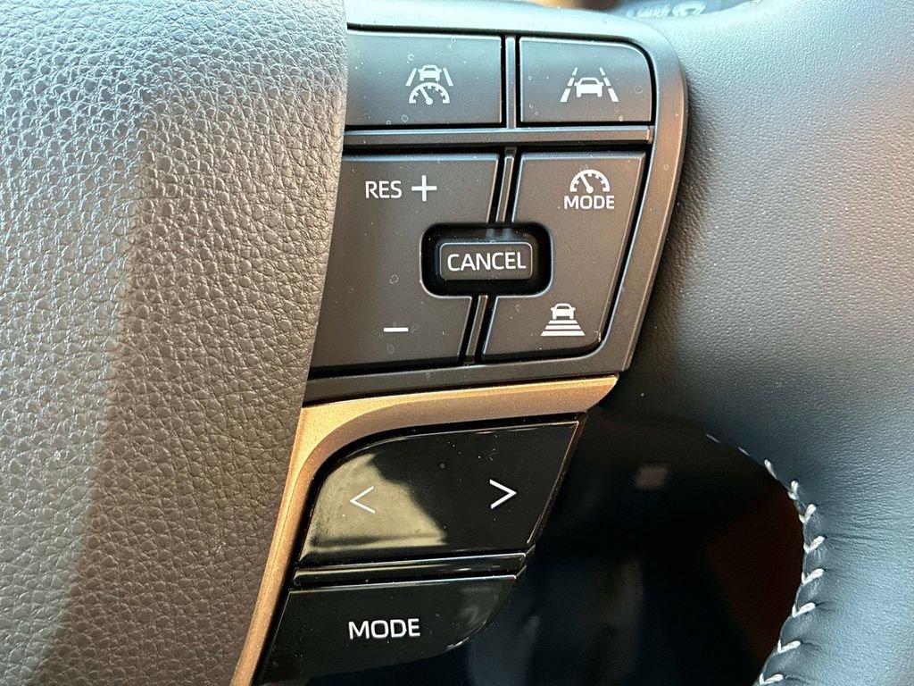 Used 2025 Toyota Crown Signia w/ Advanced Technology Package image 28