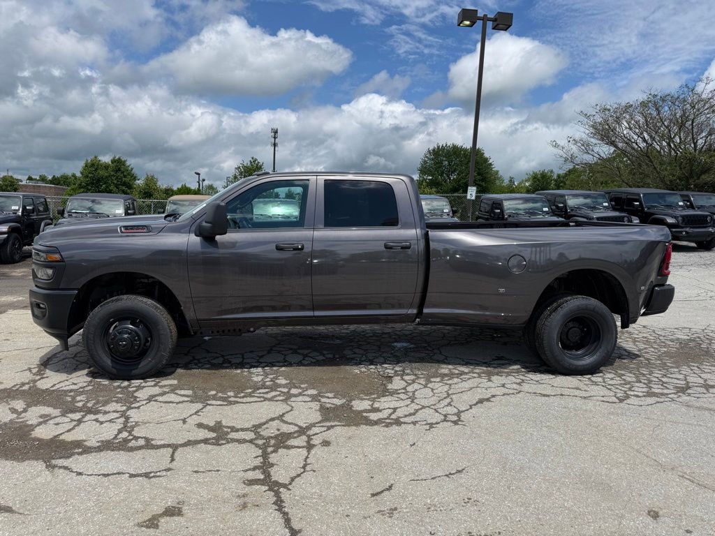 New 2026 RAM 3500 Tradesman AWD/4WD image 10