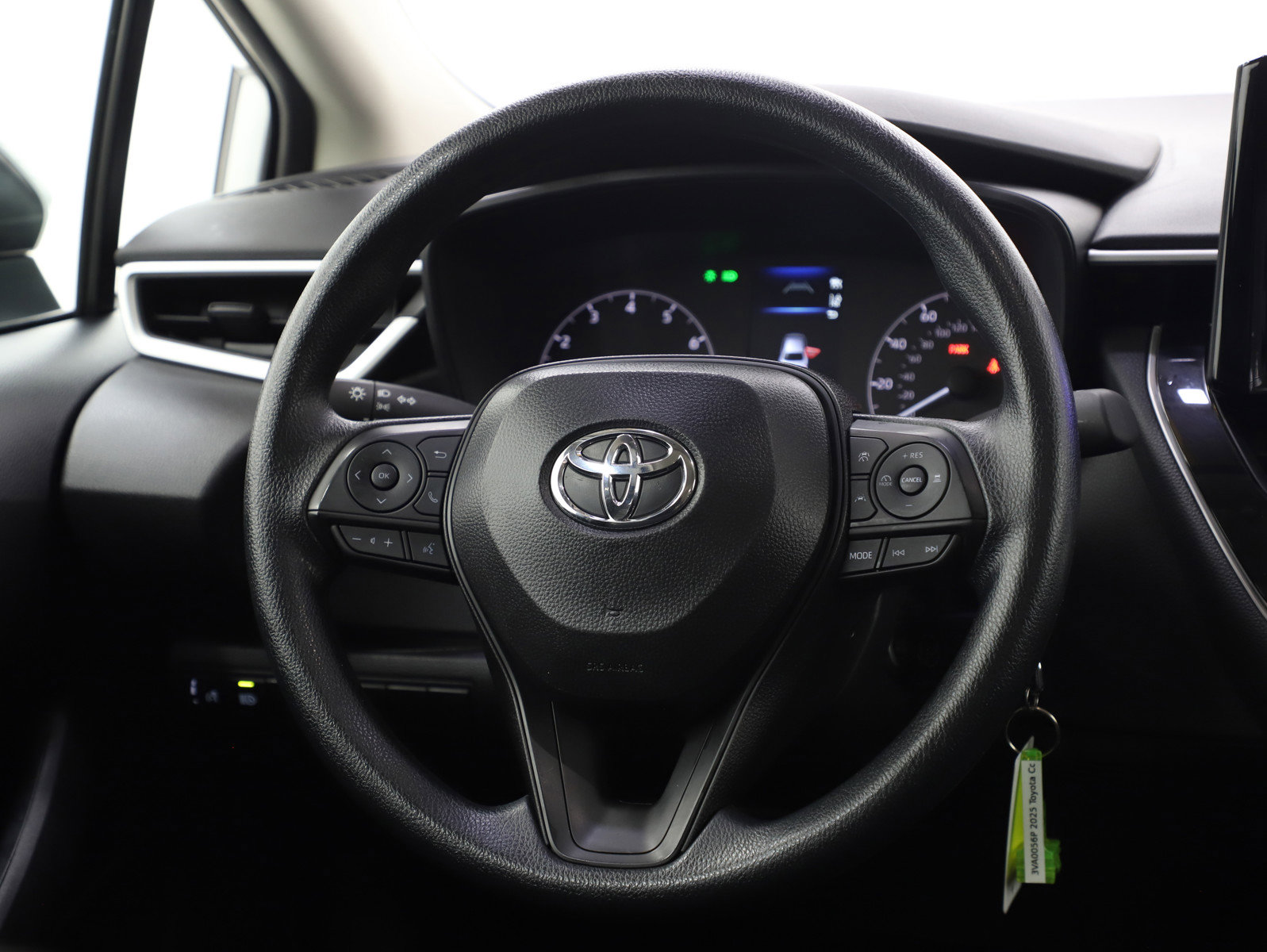Used 2025 Toyota Corolla LE FWD image 14