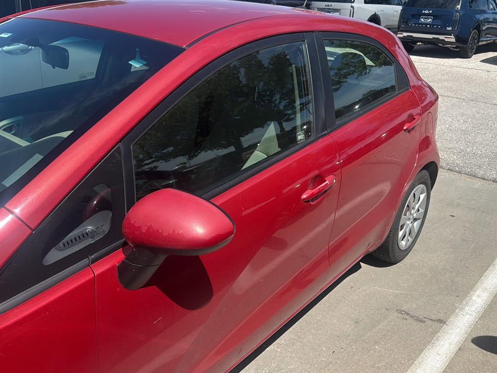 Used 2013 Kia Rio LX w/ PWR Pkg FWD image 2