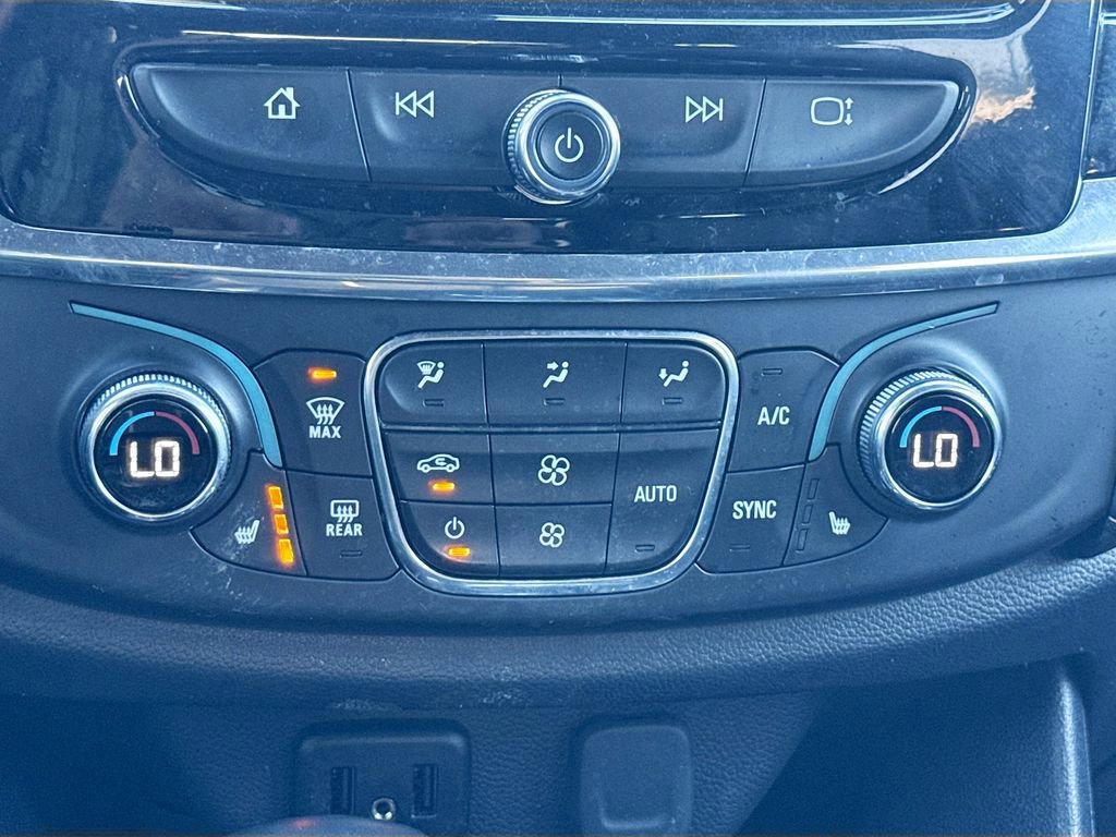 Used 2023 Chevrolet Traverse LT image 19