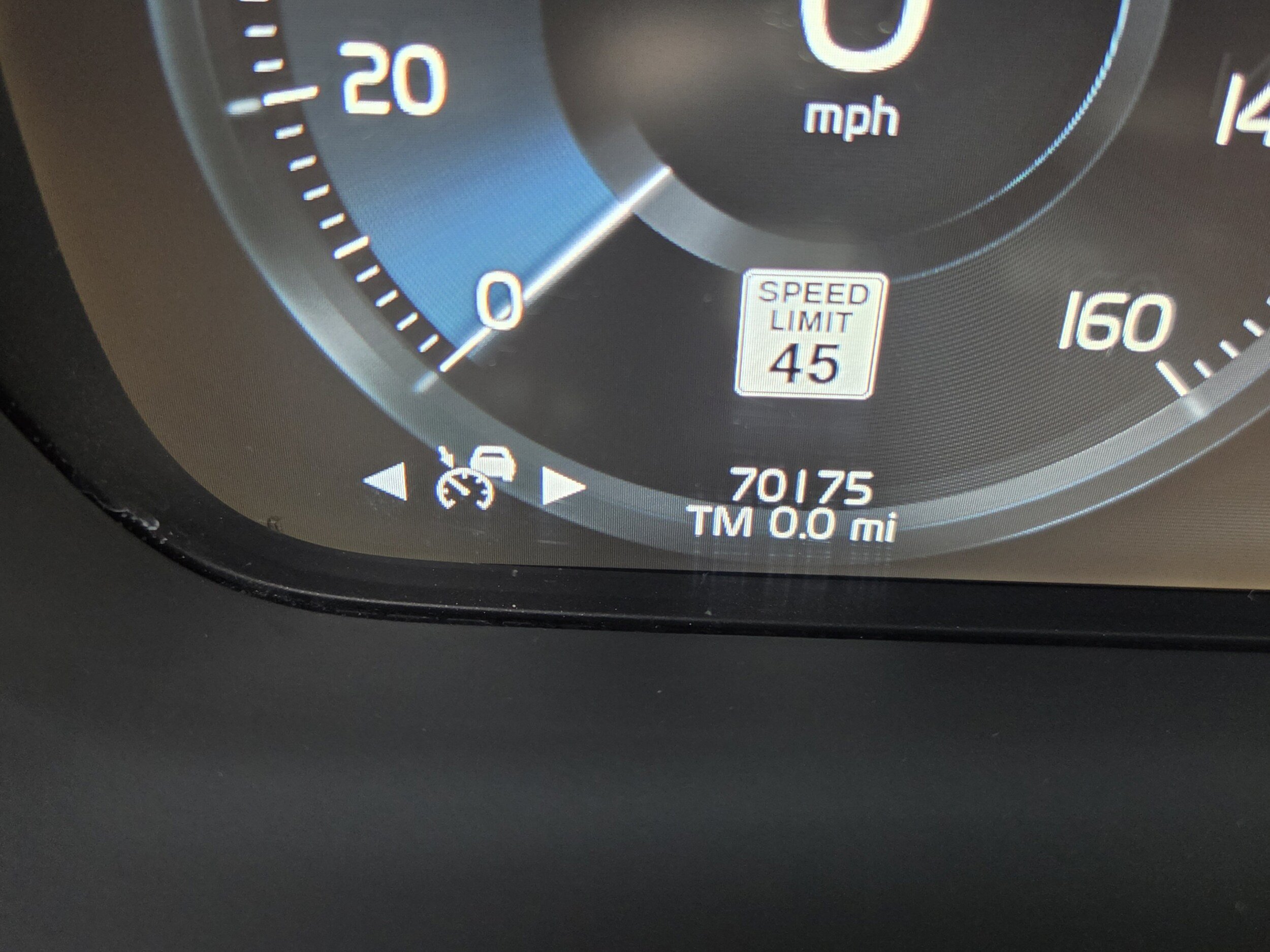 Used 2020 Volvo XC90 T6 Momentum AWD/4WD image 25
