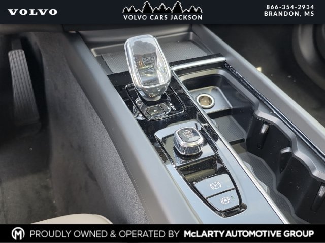 New 2026 Volvo XC60 B5 Plus w/ Protection Package Premier AWD/4WD image 20