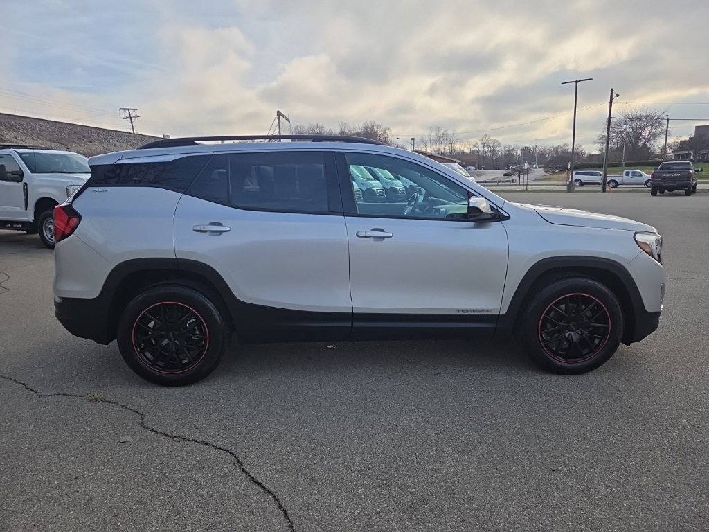 Used 2018 GMC Terrain SLE w/ Driver Convenience Package image 9